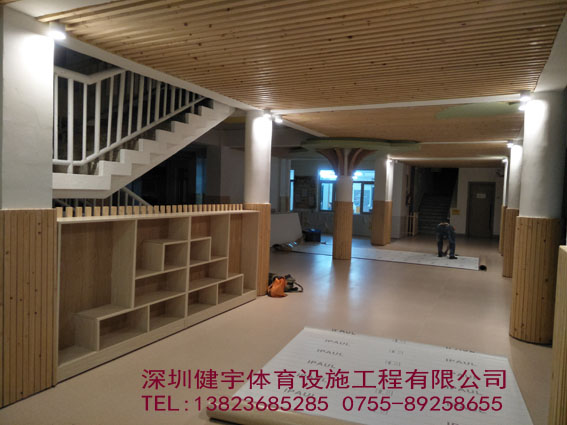 深圳市南山區(qū)華僑城第一幼兒園PVC地面、假草坪工程